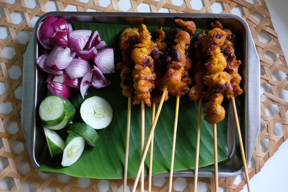 satay Kuih broadly means cakes and snacks eaten between meals which may include satay